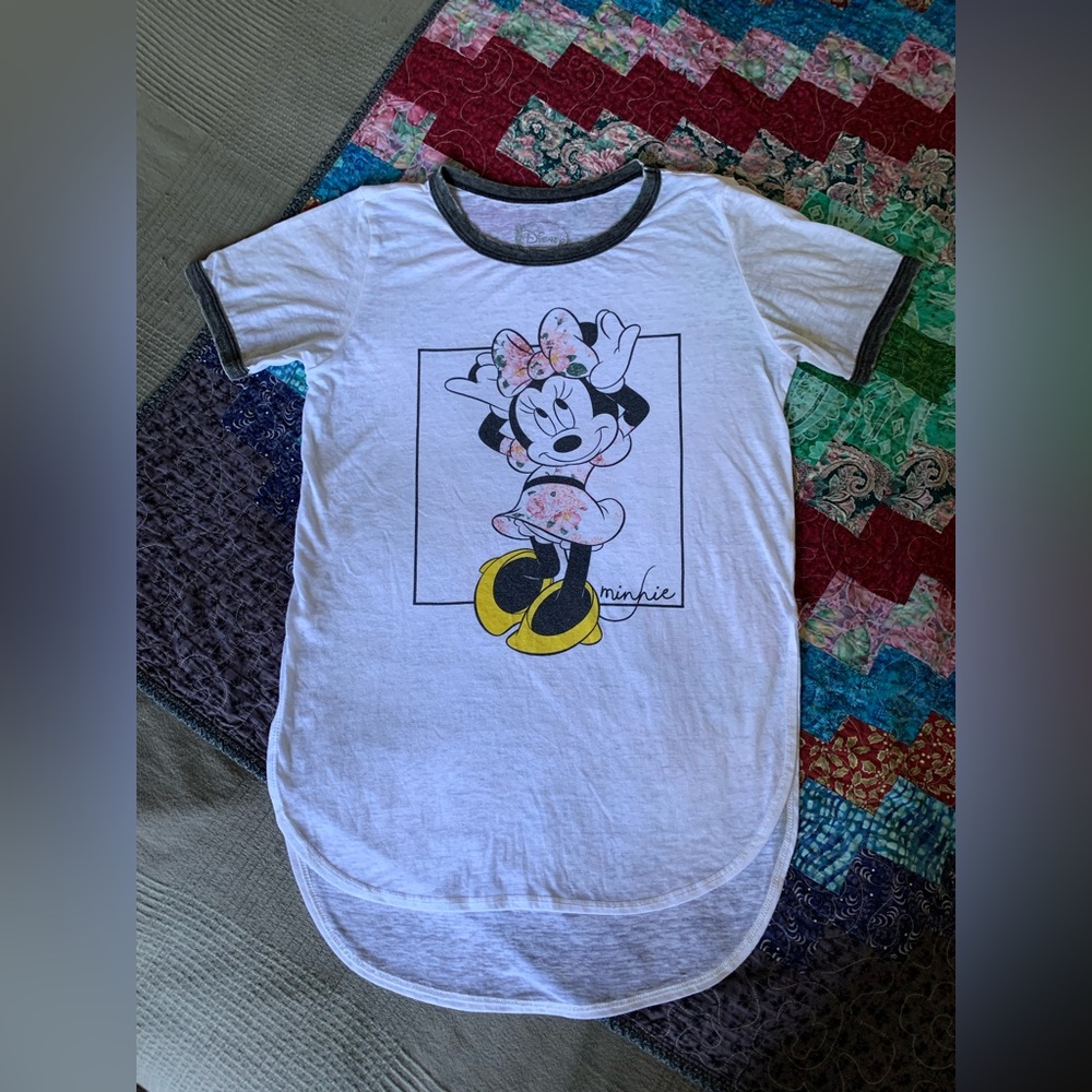 Disney Minnie Mouse Women’s Shirt size M